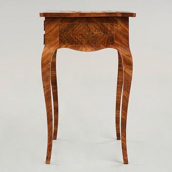 BORD, svenskt stockholmsarbete, 1700-talets andra hälft, rokoko.