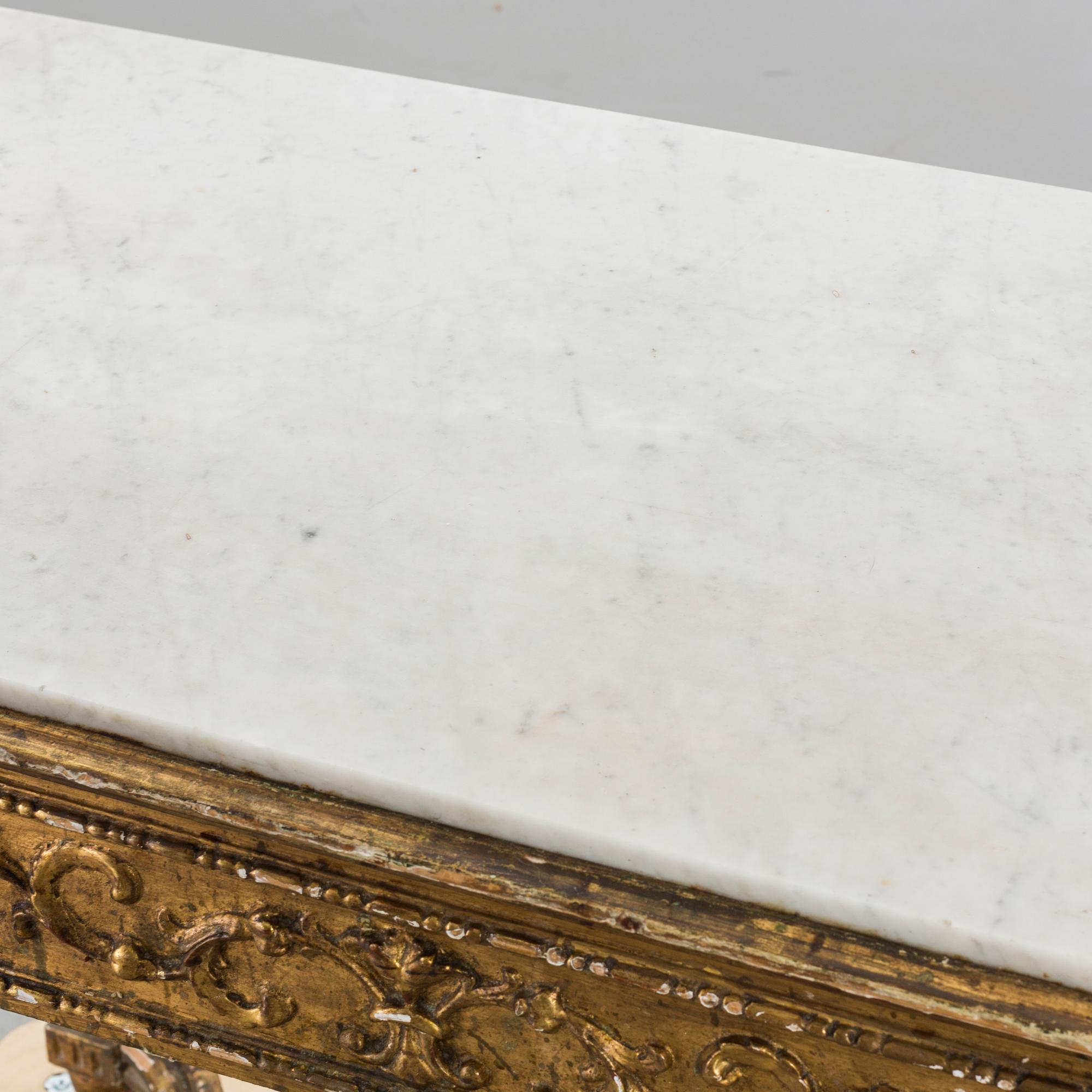 A LOUIS SEIZE STYLE CENTER TABLE.