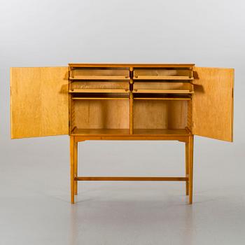 SKÅP, troligen Elias Svedberg, ur Triva-serien, Nordiska Kompaniet.