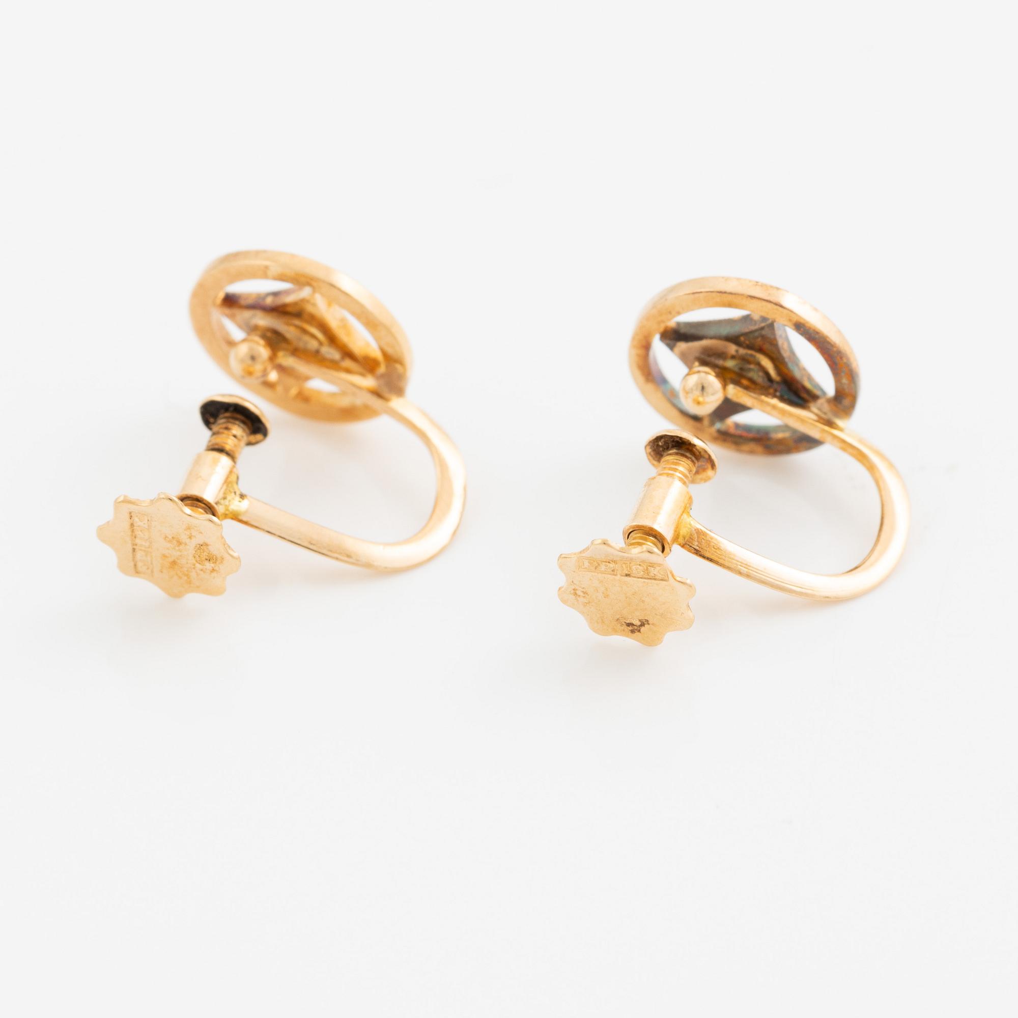 Earrings, a pair, 18K gold with rose-cut diamonds.