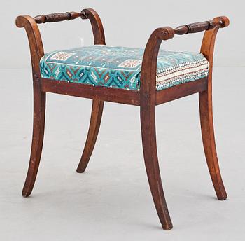 TABURETT, Karl Johan, 1800-talets mitt.