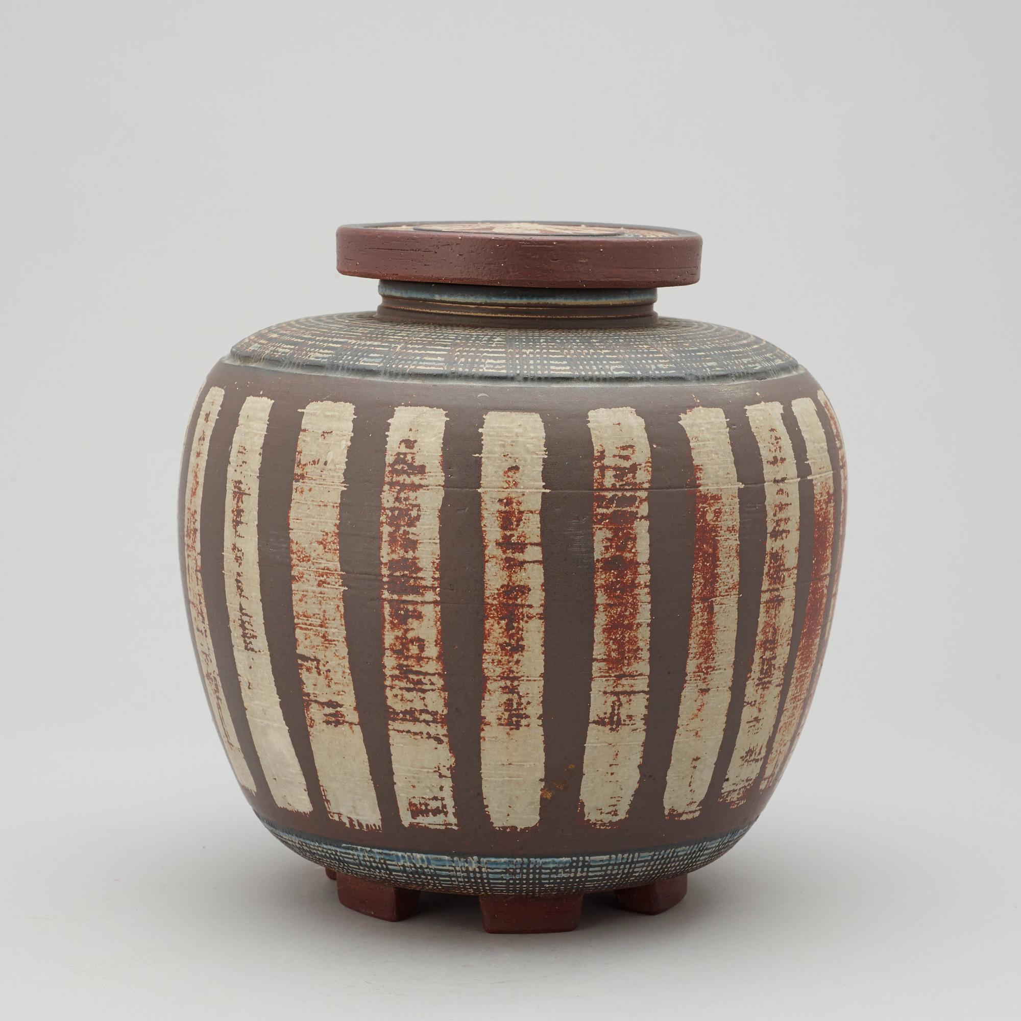 A Wilhelm Kåge 'Farsta' stoneware jar and cover, Gustavsberg Studio 1956.