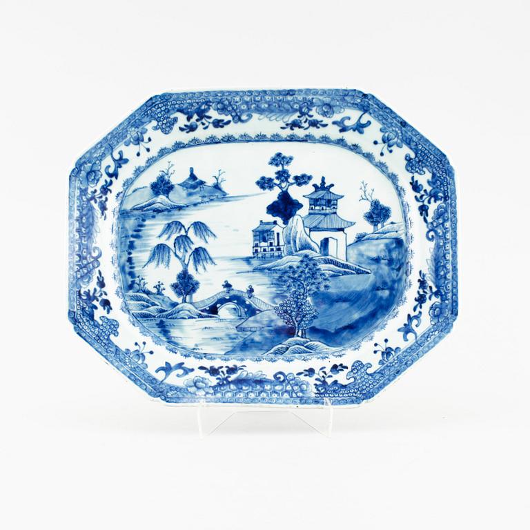 STEKFAT, porslin, Kina, Qianlong (1736-95).