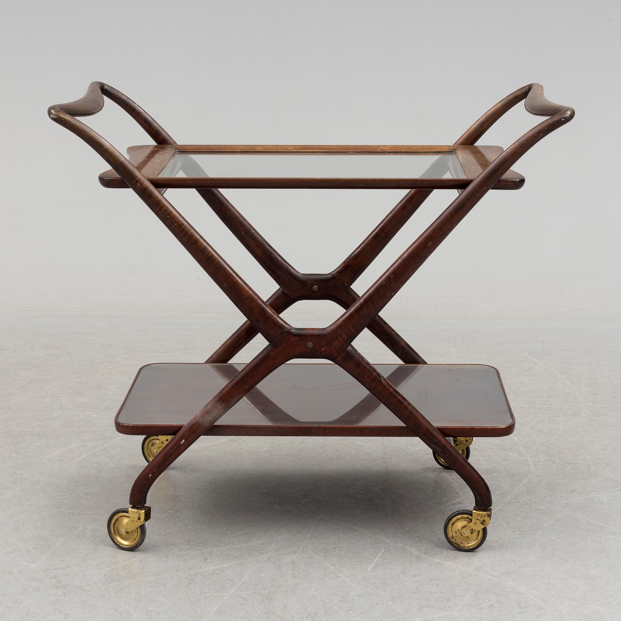 SERVERINGSVAGN, 1900-talets första hälft.