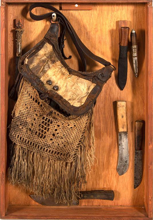 hunting bag, 7 hunting knives, around 1900.