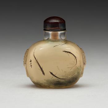 A Chinese snuffbottle, 20th Century.