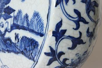 PILGRIMSKRUS, porslin, Kina, 1800-tal.