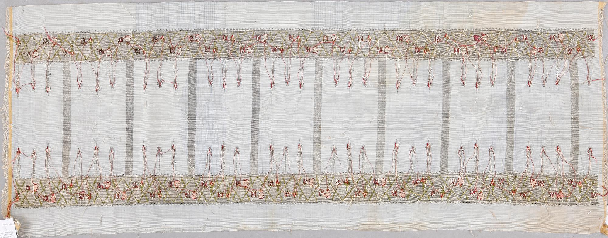 DUK, silke och silvertråd. Östeuropa troligen Bulgarien Rumänien 1800/1900-tal.