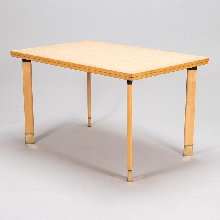 Alvar Aalto, a dining table made to order for SII in 1956.