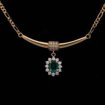 120. An emerald necklace set with brilliant cut diamonds.