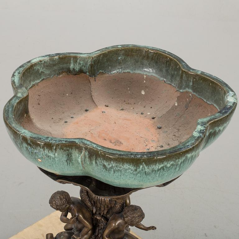 FÅGELBAD/SKULPTUR modern tillverkning.