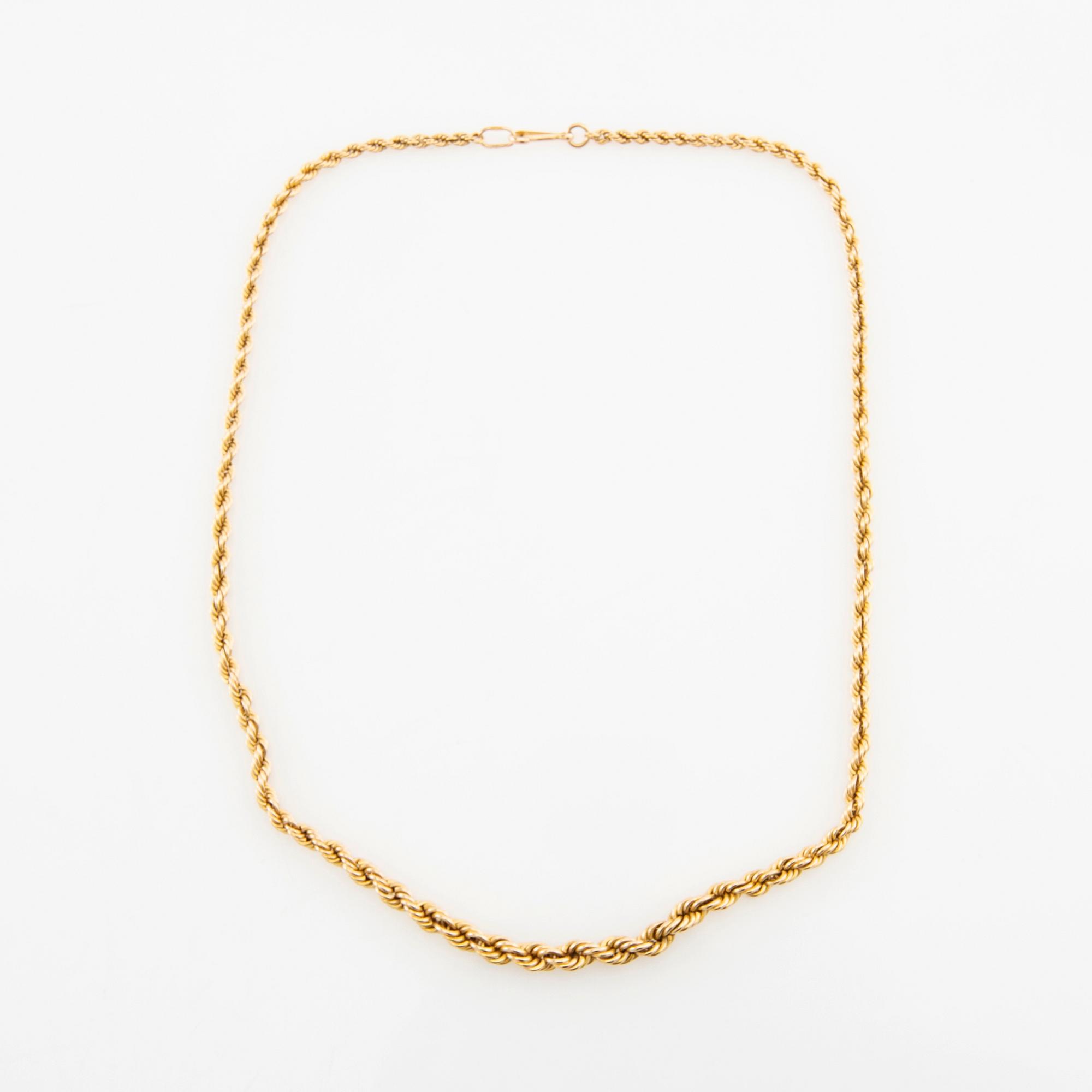 Necklace with a graduated Cordell link in 14K gold.