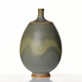 Berndt Friberg, a stoneware vase, Gustavsberg studio, Sweden 1976.