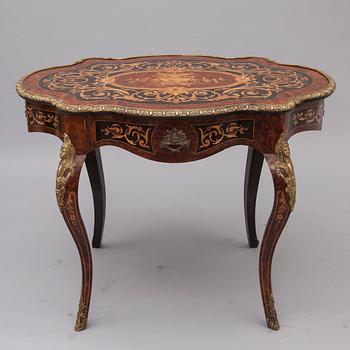 SKRIVBORD, Frankrike 1900-talets senare hälft.