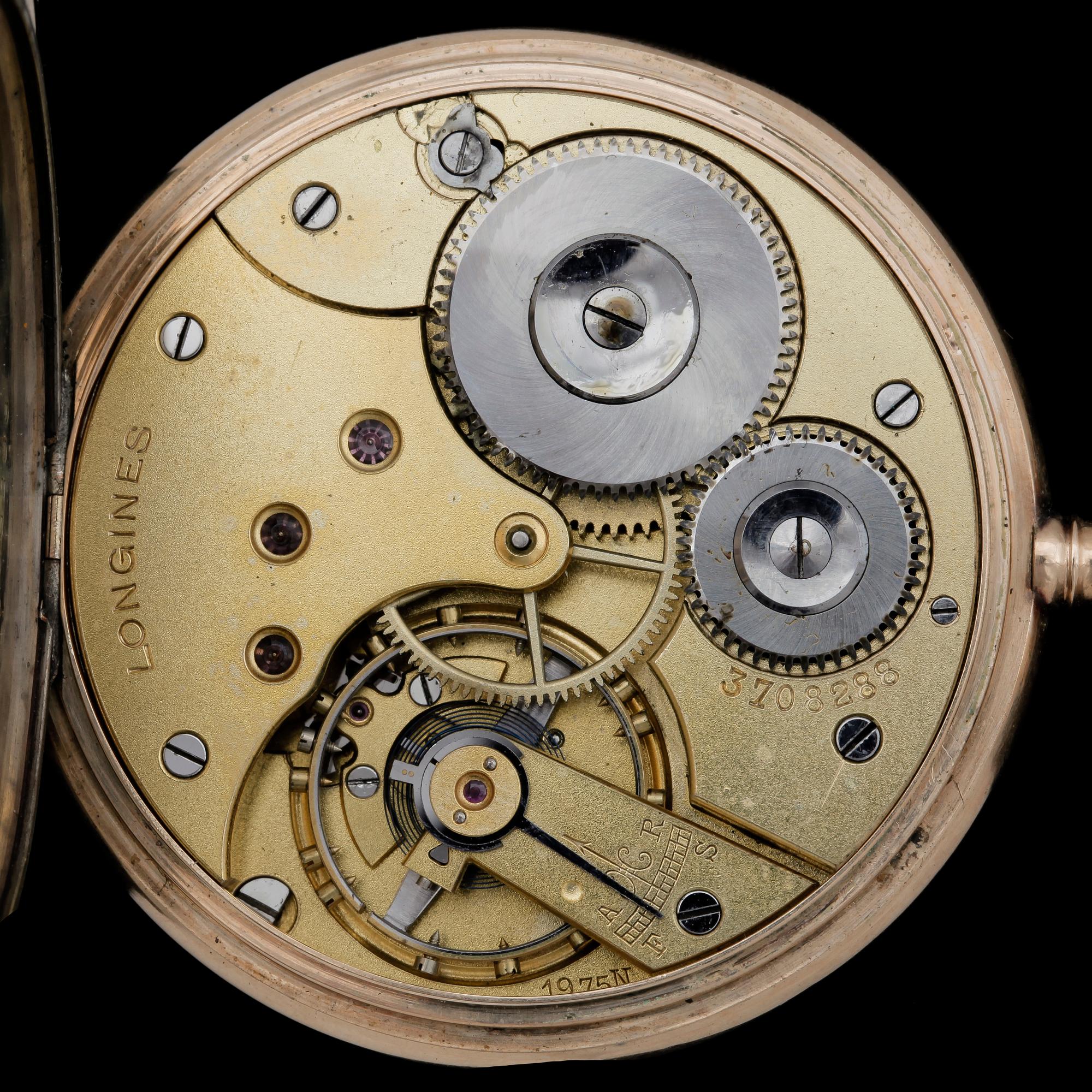 HERRFICKUR, 14k, med klockkedja, Longines. 1800/1900-tal. Vikt 71 resp 35g.