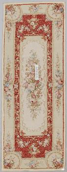MATTA, Aubussonstil, 1900-tal. Ca 245 x 92 cm.