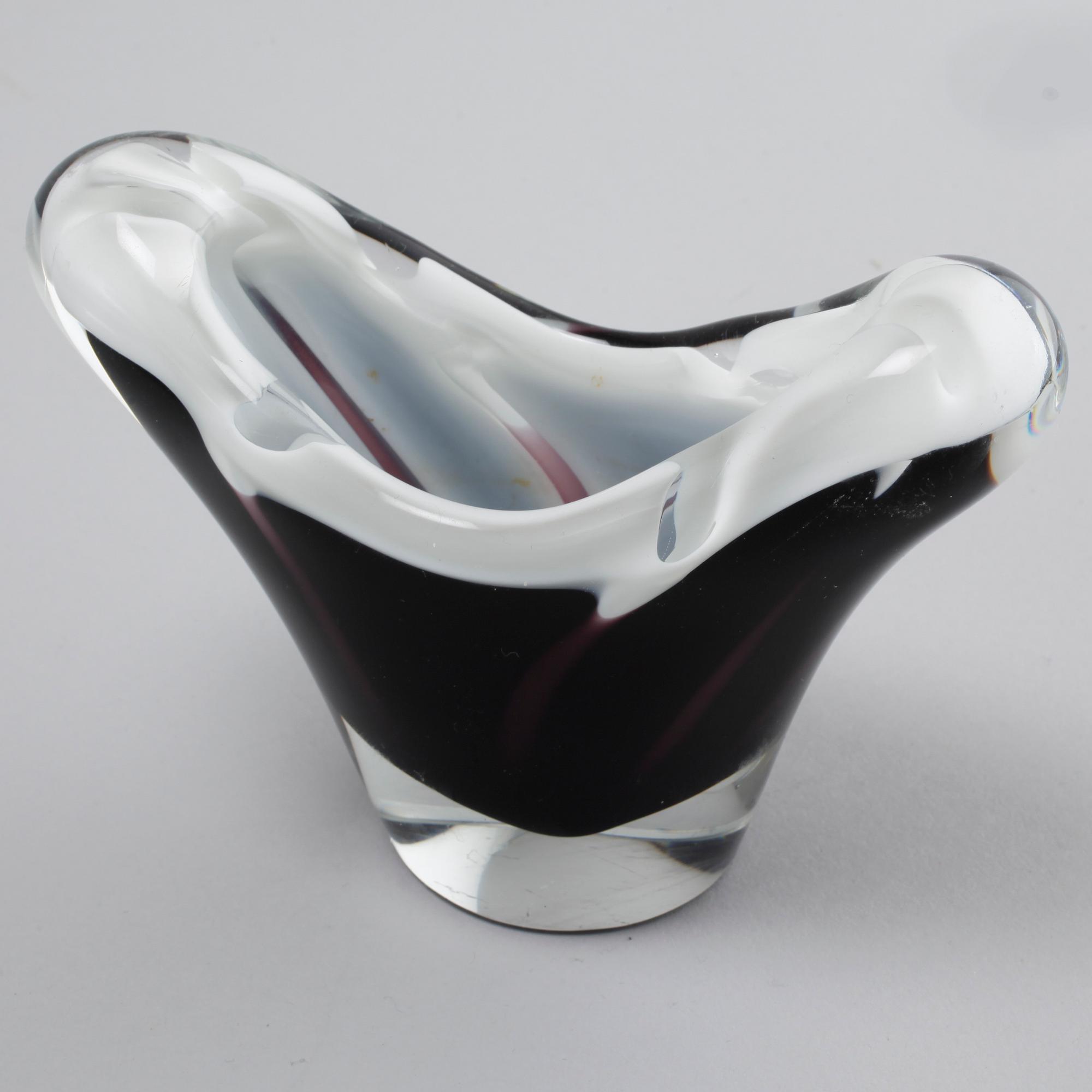 PAUL KEDELV, skålar, 2 st, samt vas, "Coquille" Flygsfors, 1950/60-tal.