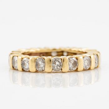 Ring of full alliance gold set with round brilliant-cut diamonds.