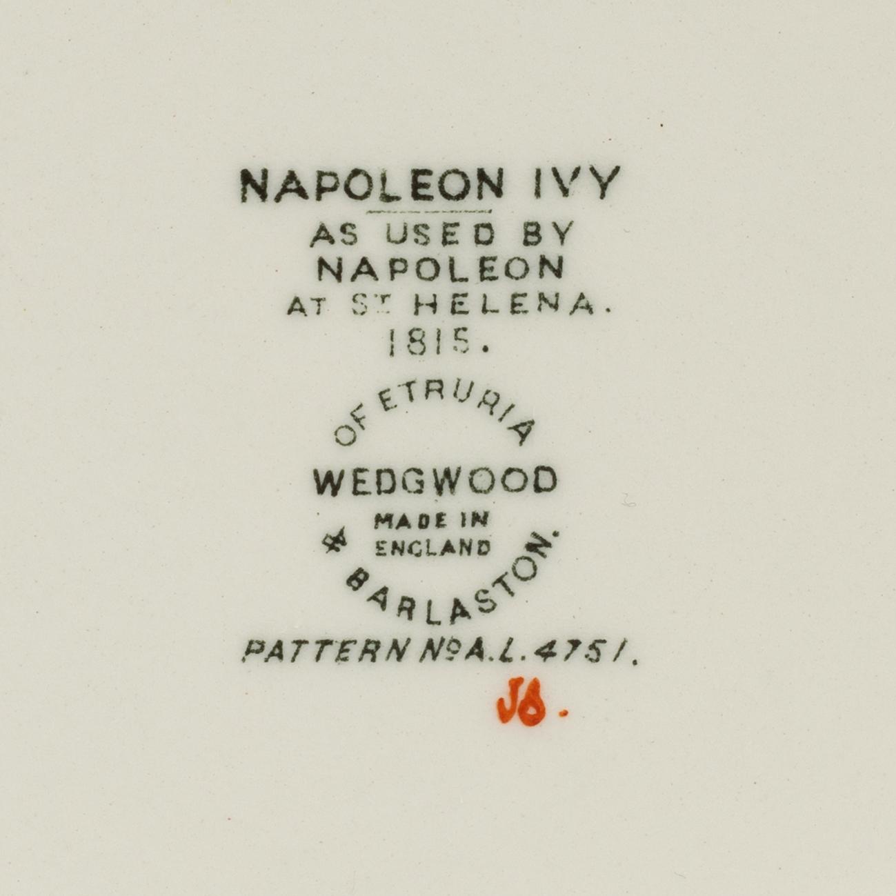 A part 'Napoelon Ivy' dinner and coffee service, Wedgwood, England, second half of the 20th century (53 pieces).