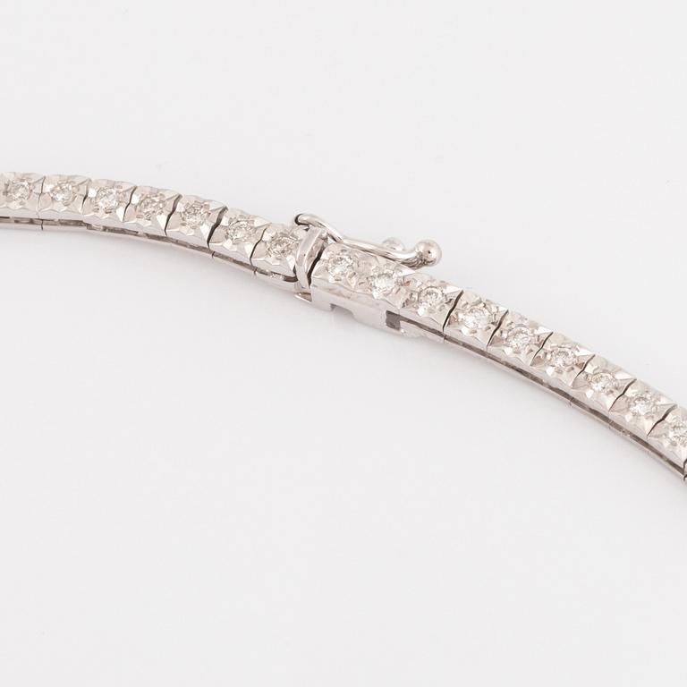 Brilliant cut diamond rivére necklace, total ca 3,40 ct.