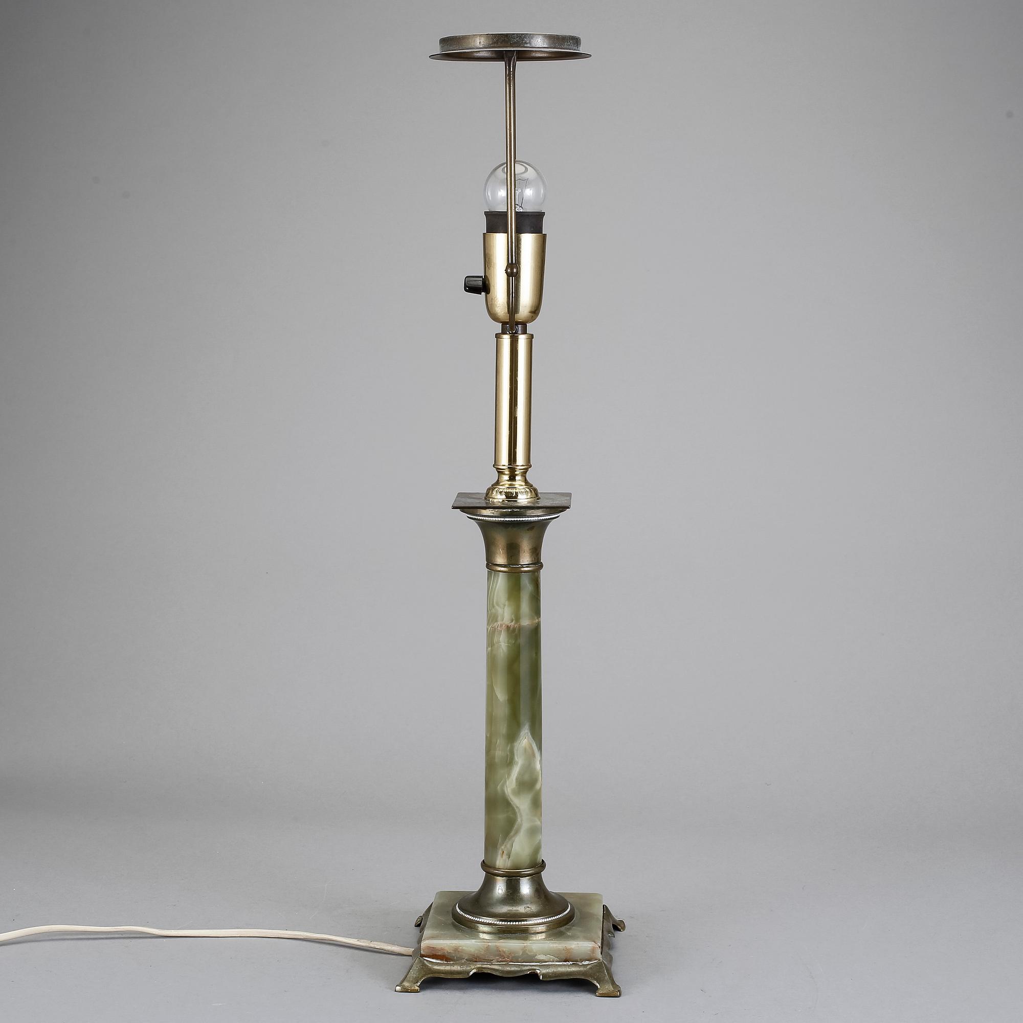BORDSLAMPA, omkring 1900-talets mitt.