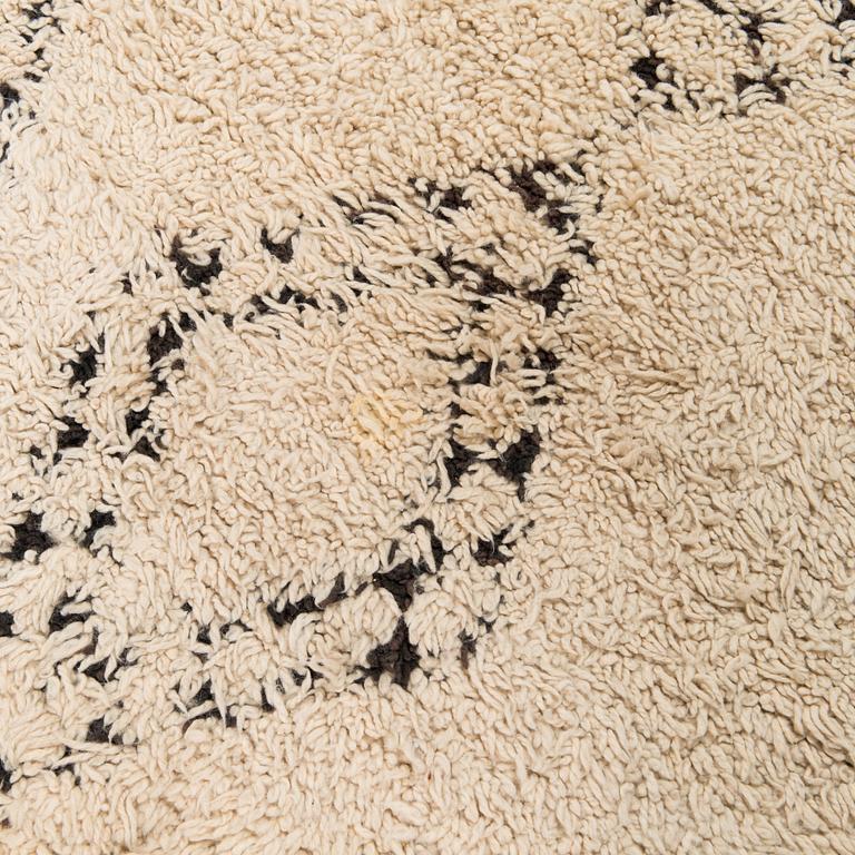 A Moroccan Beni Ourain carpet. circa 420x196 cm.