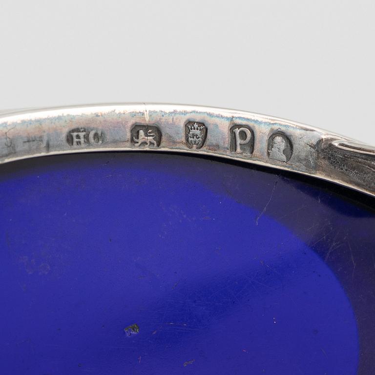Henry Chawner, saltkar, ett par, silver, London 1790. Två skedar medföljer, George Maudsley Jackson, London 1892.