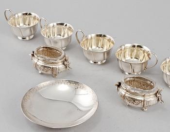 PARTI SILVER, 10 delar, delvis låghaltigt, 1900-tal, vikt 370 g.