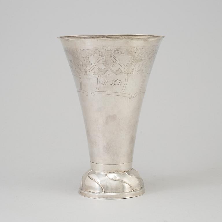 a silver vase by Christoffer Nordin Hudiksvall 1829.