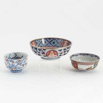 Skålar, tre stycken, porslin. Japan, Meiji (1862-1912).