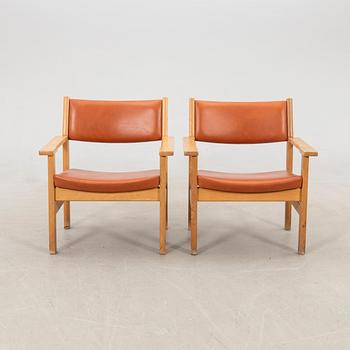 Hans J. Wegner, armchairs a pair model no. 214 Getama Denmark.
