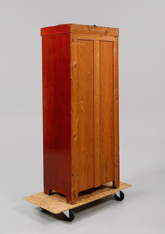 KLÄDSKÅP, jugend, 1900-talets början.