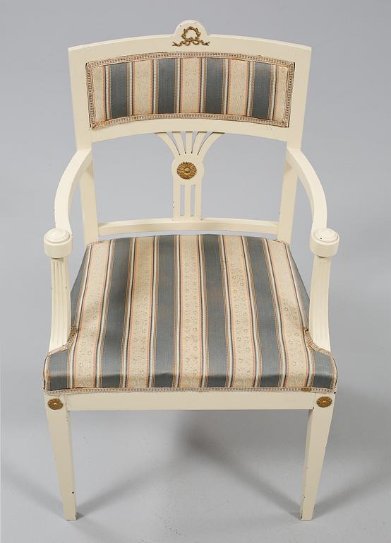 KARMSTOLAR, ett par, 1900-talets första hälft.