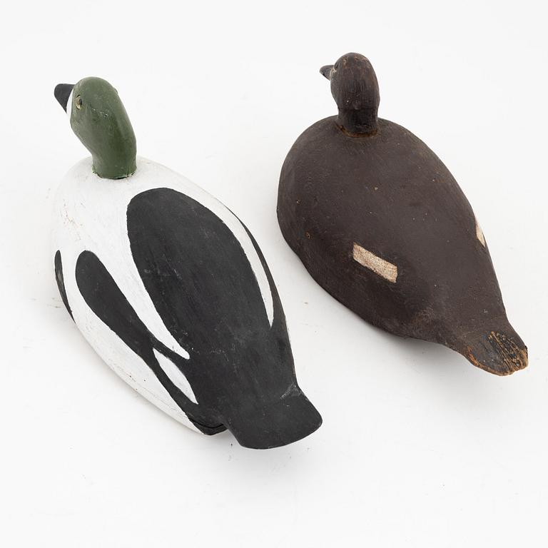 Two wooden decoy ducks, 20th Century.