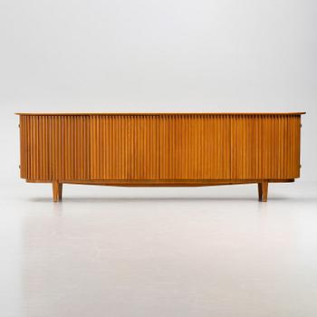 Bertil Fridhagen, a rare elm sideboard, Svenska Möbelfabrikerna, Bodafors, 1940s.