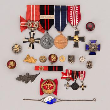 Set of mid 20th Century Finnish medals and badges.