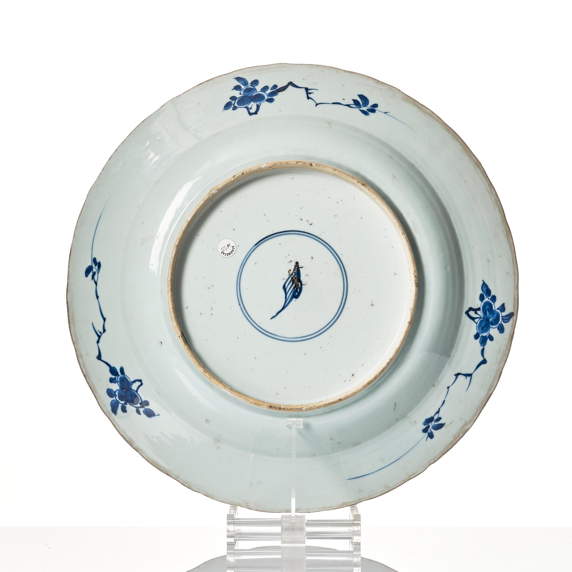 Fat, porslin. Qingdynastin, Kangxi (1662-1722).