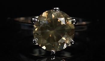 RING, vitguld, 14 k, diamant ca 2,7 ct.