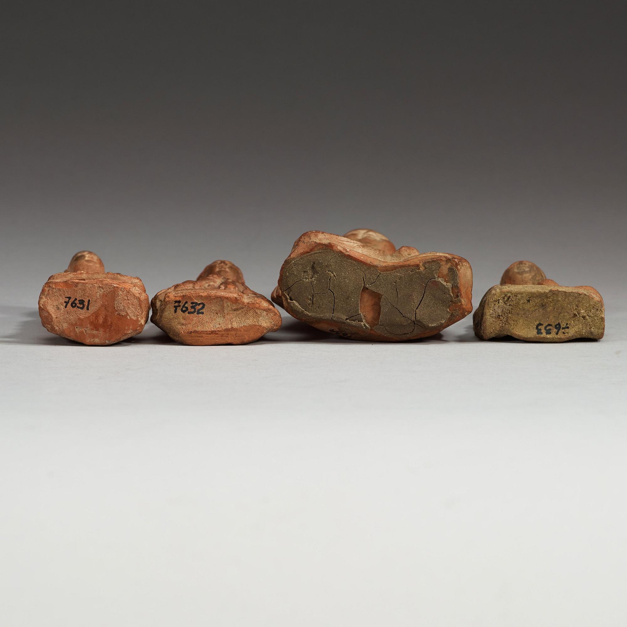PARTI FIGURINER, fyra stycken, lergods. Song dynastin (960-1279).