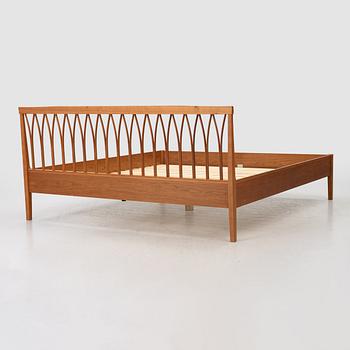 Carl Malmsten, Bed frame, 'Guldheden', Åfors Möbelfabrik, latter half of the 20th century.