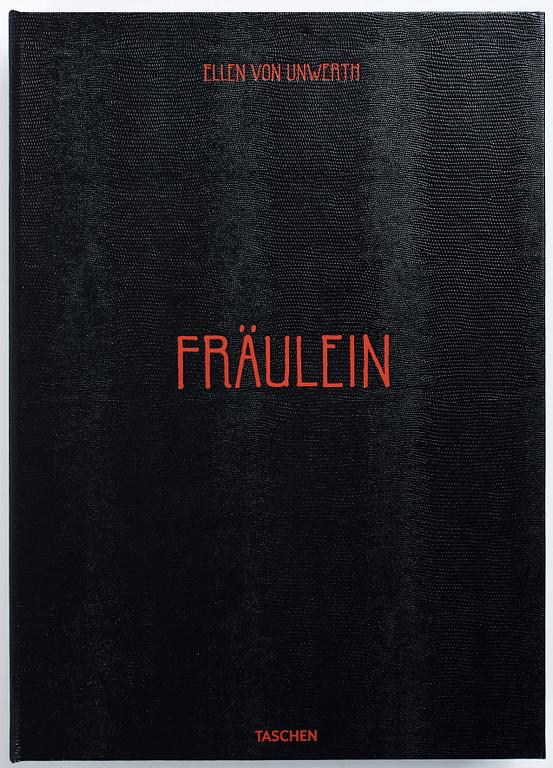 ELLEN VON UNWERTH, "Fräulein" Art Edition A, bok och gelatinsilverfotografi signerad och numrerad 77/100.