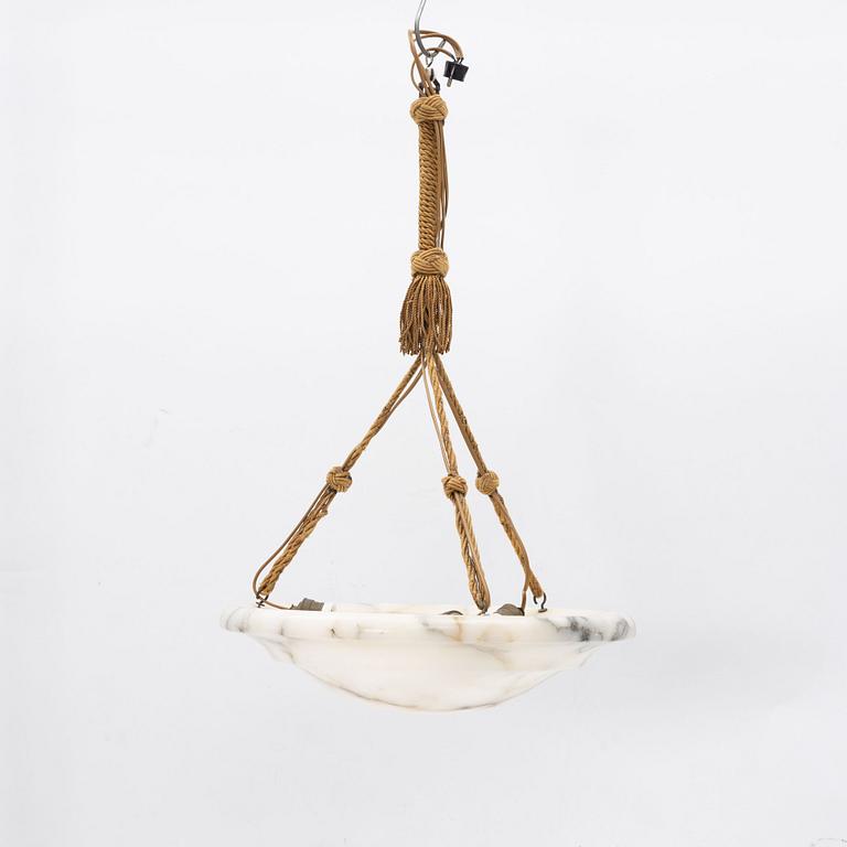 Taklampa, alabaster, 1920/30-tal.