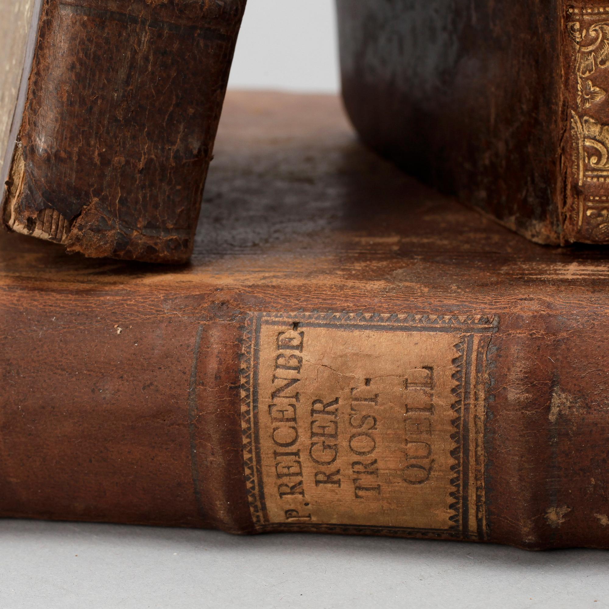 BÖCKER, 8 band, bla "Economiska Dictionnaire" och "Histoire du Bas-Empire". Frankrike, Tyskland och Sverige, 1700-tal.