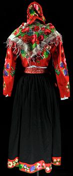 FOLKDRÄKT, Floda-dräkt, broderat ylle, 1900-talets början.