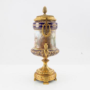 Decorative urn Louis XVI style late 19th century.