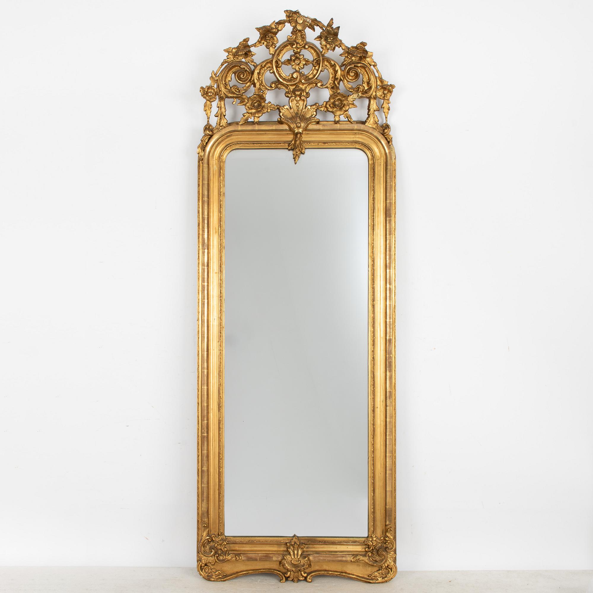 A gilded mirror, second half of the 19th century.