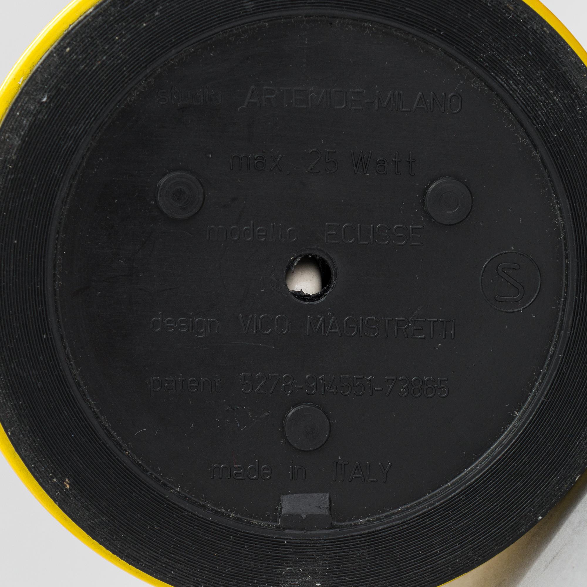 VICO MAGISTRETTI, PÖYTÄVALAISIMIA, 2 kpl, "Eclisse" Artemide, Milano. Malli muotoiltu v. 1965.