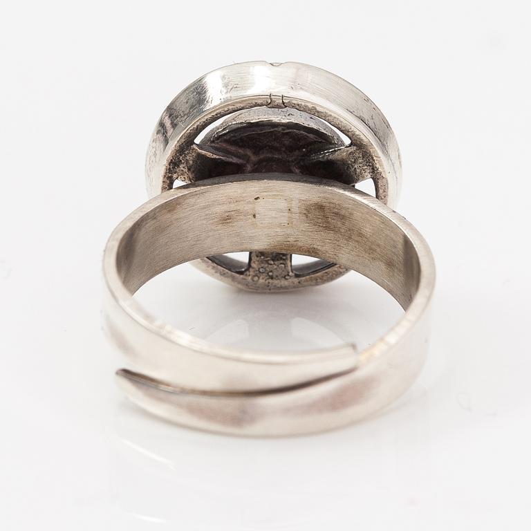 Jorma Laine, Ring "Mörököli", silver. Turun Hopea, Åbo.