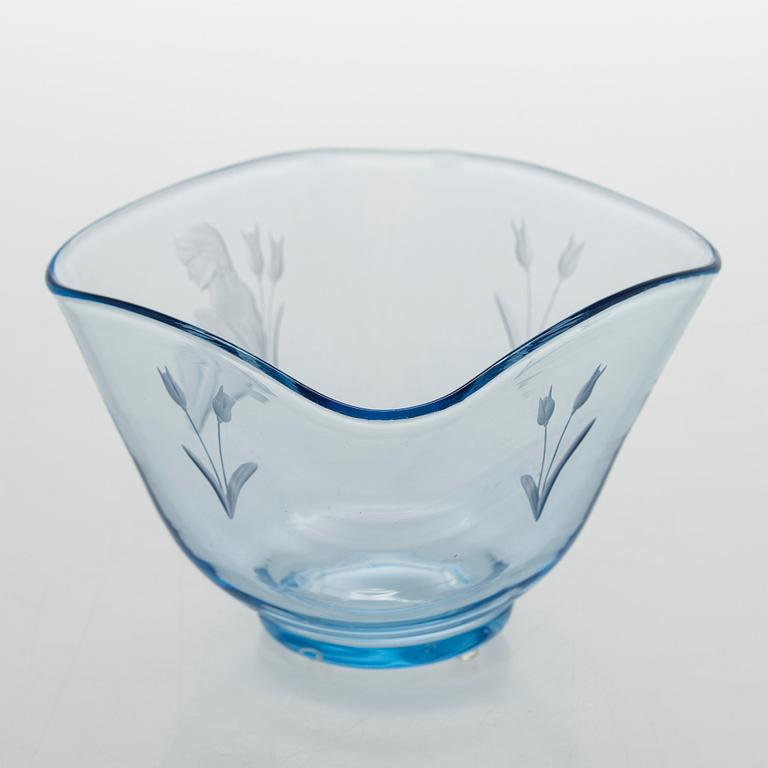 Gunnel Nyman, skål, modell 38/1081 Riihimäki Glassbruk Ab. Signerad Riihimäen Lasi Oy AO. 45. Formgiven 1938.