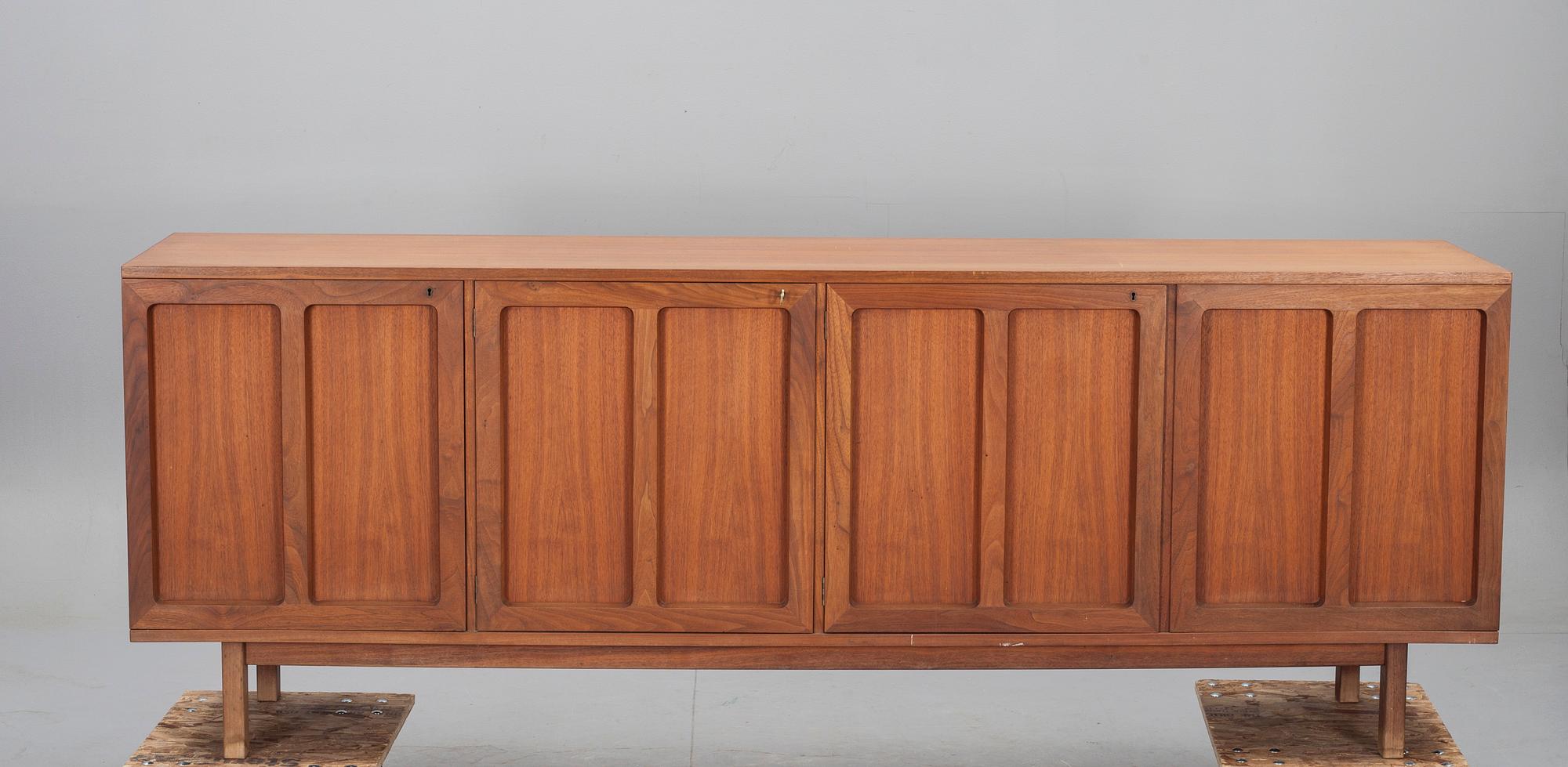 SIDEBOARD, Karl Axel Ekselius, JOC, Vetlanda.